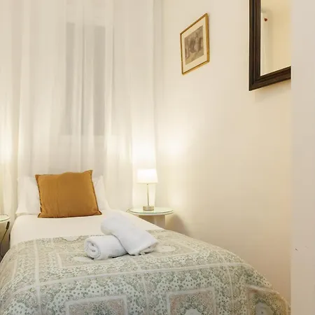 Housalia Gracia 2 Apartment